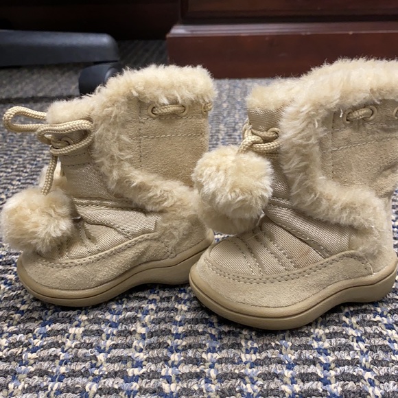 Cute Infant Size 1 Boots - Picture 3 of 5